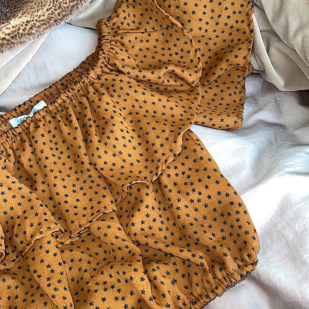 She + Sky Off-the-Shoulder Ruffle Crop - Picture 11 of 11